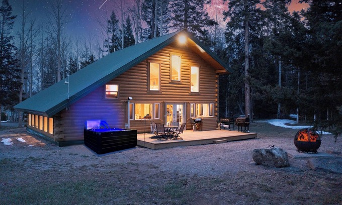 Cimarron Cabin | How's Your Aspen? Relax and Play in Arrowhead! Cozy Cabin Centrally Located