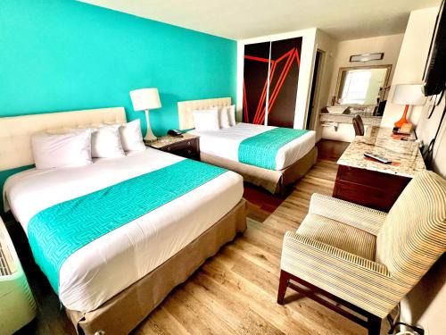 Downtown Reno Hotel | Howard Johnson by Wyndham Downtown Reno
