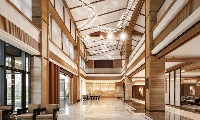 Jingyang District Hotel | Howard Johnson Hot Springs Plaza Yinghuashan