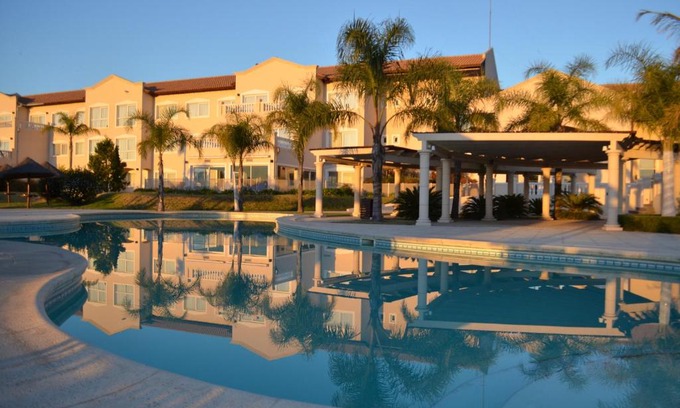 Merlo Hotel | Howard Johnson Resort Spa & Convention Center