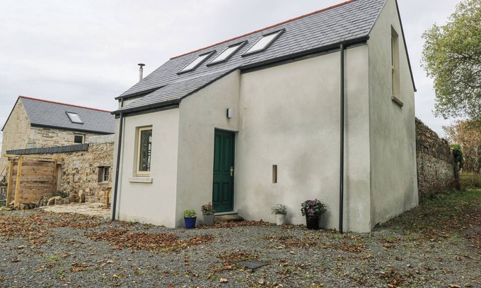 Bundoran Cottage | HOWARDS END, pet friendly, with a garden in Bundoran, County Donegal