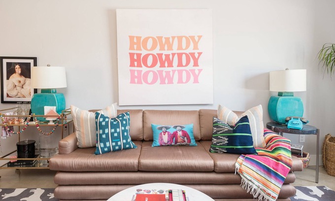 Downtown House | HowdyHouse: Designer Townhouse in Historic FOODIE Bryan Minutes to Kyle Field