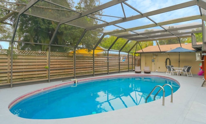 Sarasota House | Huge Heated Pool Home - Minutes to Siesta Key, Shopping, and More!