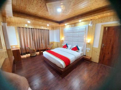Theog Cabin | Humble Holiday Inn Kufri Simla