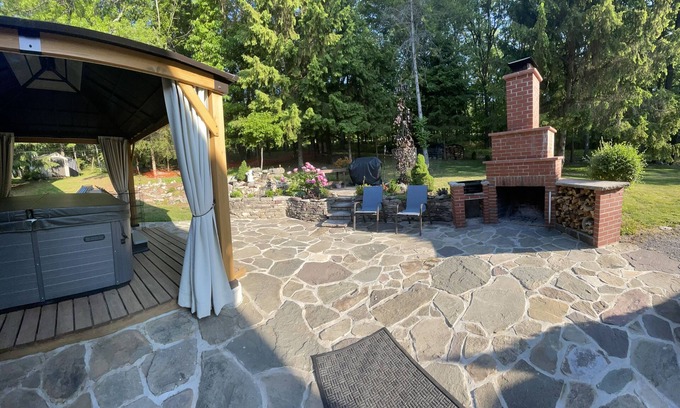 Stroudsburg House | Hummingbird Paradise in Pocono, hot tub,sauna,close to vineyards and ski resort