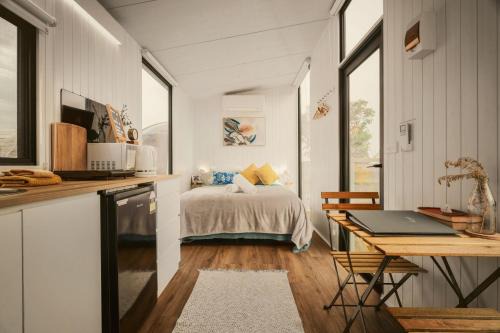 Monomeith House | Hunters Inn by Tiny Away