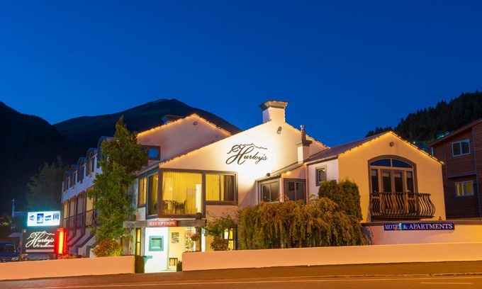 Queenstown City Centre Hotel | Hurley's of Queenstown