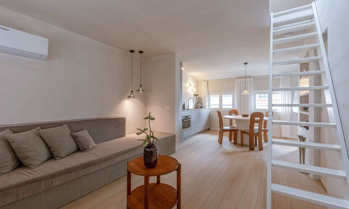 Zurenborg Apartment | Huswell - Getaway for two in the heart of Antwerp