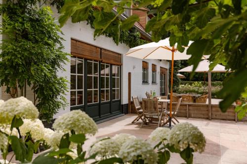 Sint-Andries House | Huswell - Two guest-rooms in stylish villa - free bikes