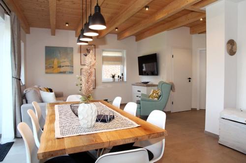 Eilsum House | Huus Fernleaf