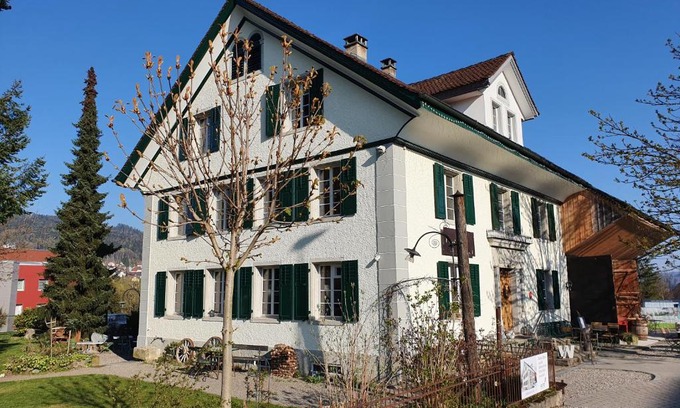 Menziken Hotel | Huus74