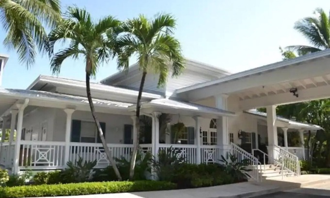 New Town Resort | Hyatt Beach House Resort Key West 1-7 nights