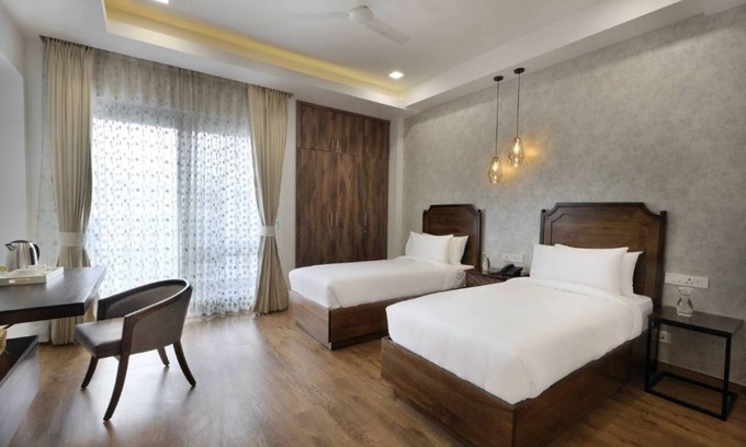Gurugram Apartment | HYDEWEST Orchid Twin Platinum Studio Luxury Serviced Residences Apartment