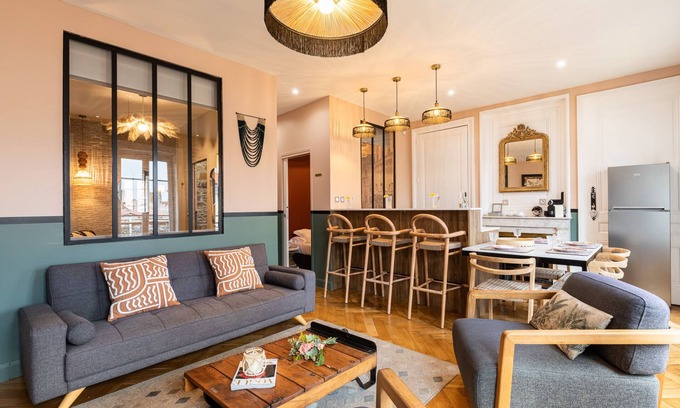Old Lyon Apartment | Hypercentre Vieux Lyon exceptional view