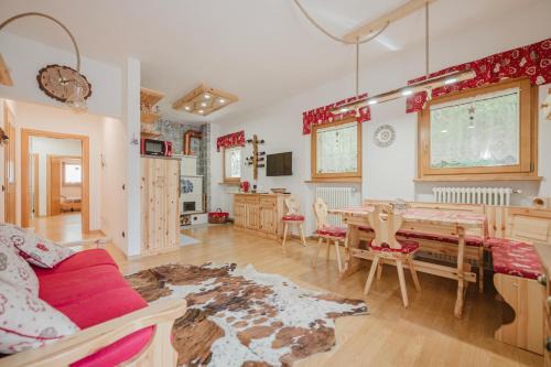 Caprile Apartment | I Folli di Alleghe Apartment - Parking & Wi-Fi