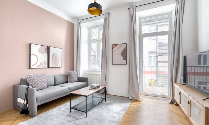 Stuwerviertel Apartment | Ideal Leopoldstadt Studio w/Elevator & Balcony nr U1 & U2, by Blueground