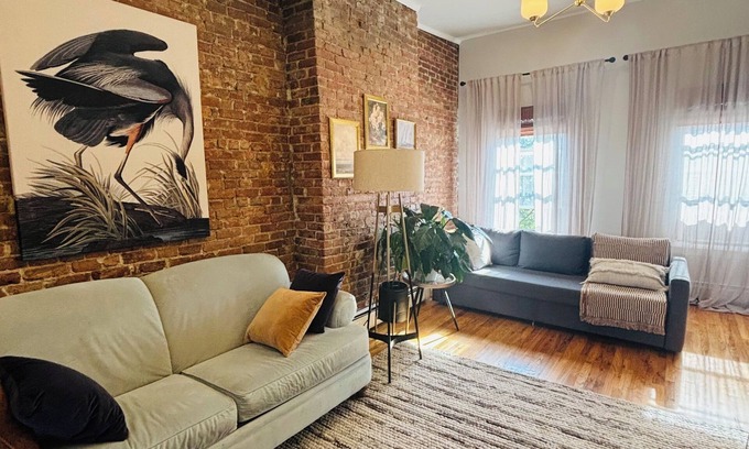 Downtown Jersey City Apartment | *IDEAL LOCATION *CHIC HOME*7 min to NYC*GROVE ST