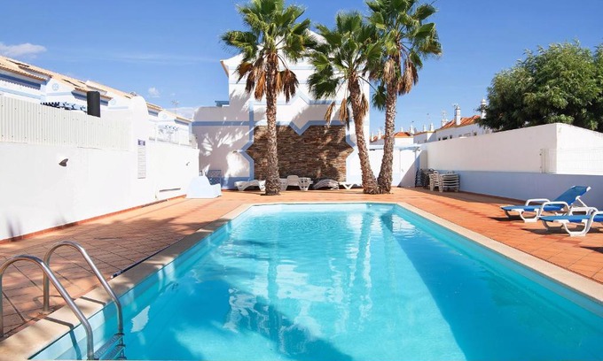 Manta Rota Villa | Ideal Villas Residence