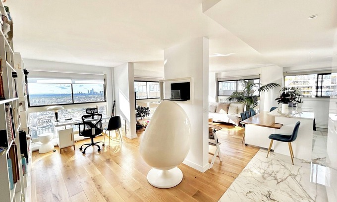 Quartier de Javel Apartment | Ideally located last floor duplex with exceptional view on Eiffel Tower & Seine