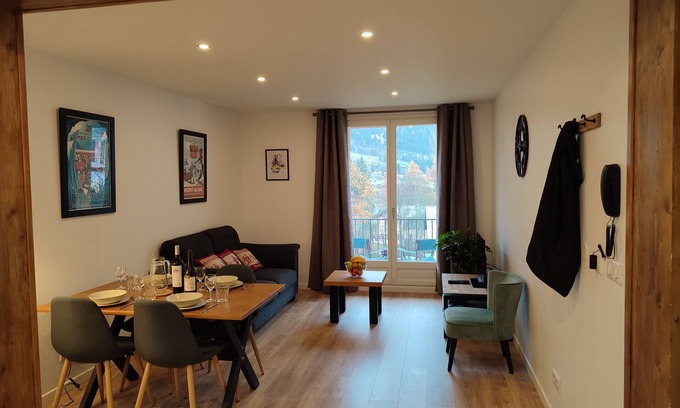 Chamonix City Centre Apartment | Ideally situated with Private Parking - Chamonix-Mont-Blanc