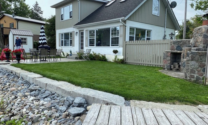 Quinte West Cottage | Idyllic Cottage on Spring Fed Lake