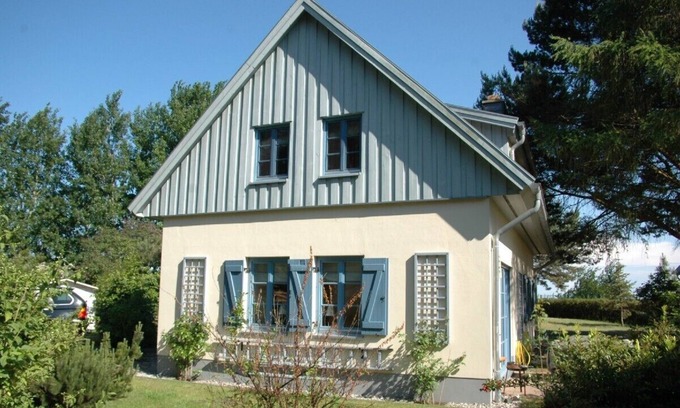 Kamminke House | Idyllic holiday home (75sqm), up to 4 pers. with garden & close to the beach