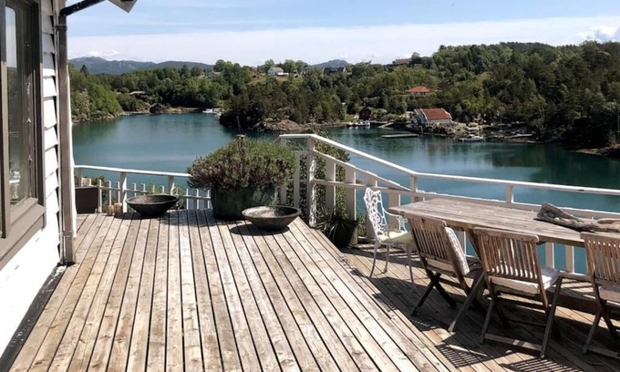 Bomlo Cabin | Idyllic summer cabin directly on the fjord.