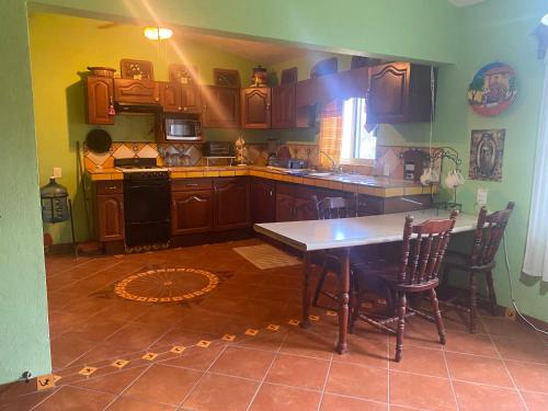 Boca de Iguanas Apartment | Iguana Loca 2