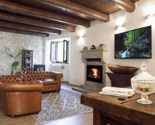 Casteldelci Hotel | Il borgo Casteldelci