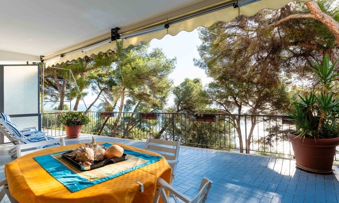 Capo Mimosa-Rollo Apartment | il nido sul Mare by Interhome