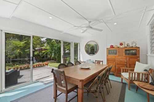 Bateau Bay House | Immaculate Beachside Home with Fireplace and Patio