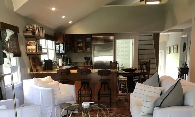 Bellport House | Immaculate charming home steps to Shops, Beach. Golf, Tennis and Village.