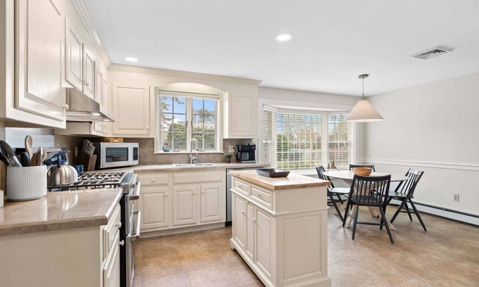 South Harwich House | Immaculate in South Harwich, Pool, Walk to Beach: 015-HD