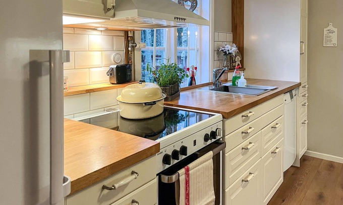 Tingsryd House | In a quiet location, in a wooded area with many lakes, this cozy cottage welcomes you.