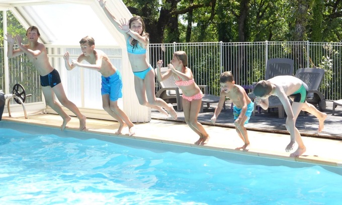 Salignac-Eyvignes Cottage | In the country side, near Sarlat, cottage with indoor heated swimming pool