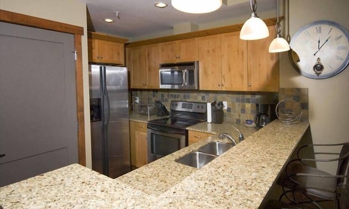 Town Centre Condo | In the HEART of DOWNTOWN CANMORE. Beautiful 2BR/2BA. Unit 311