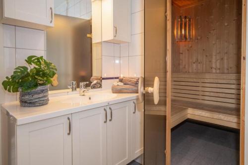 Trysil Apartment | In the middle of Trysil fjellet - Welcome Center - Apartment with 4 bedrooms and sauna - By bike arena and ski lift