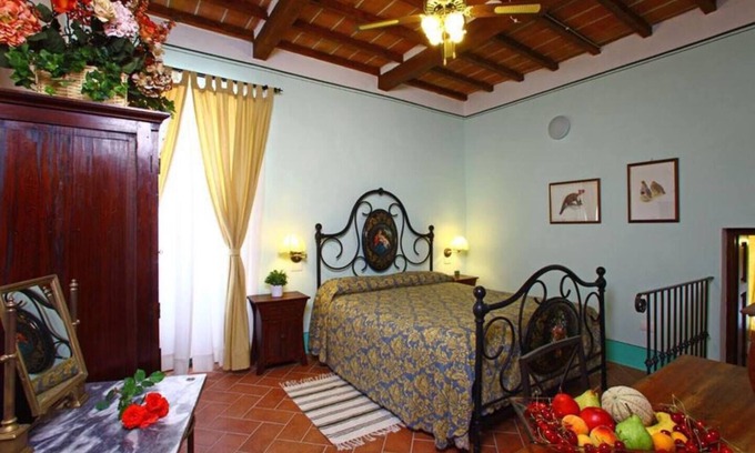 Semproniano House | In the Tuscan Maremma, village center, with gardens suspended between heaven and earth