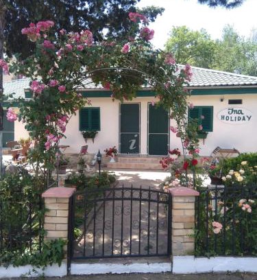 Jupiter House | Ina Holiday