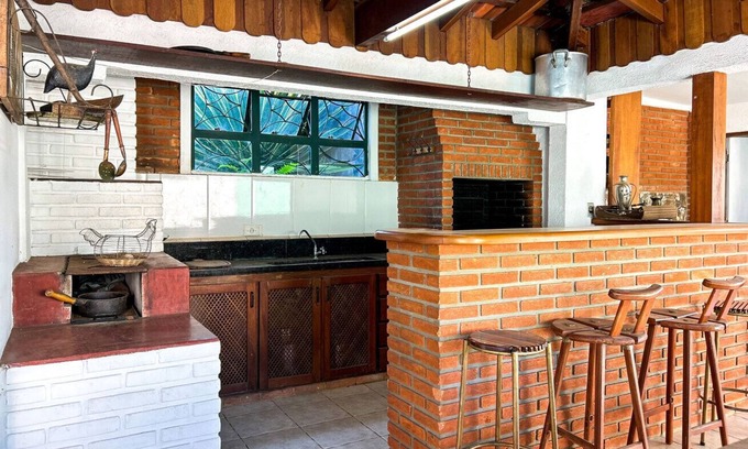 Ibiuna House | Incrível casa com lazer completo e WiFi -Ibiúna/SP