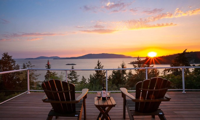 Bellingham House | Incredible Chuckanut Dr, Water View Home!