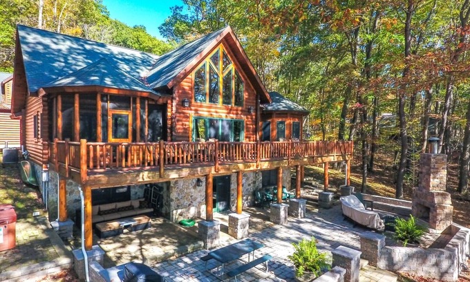 Thayerville House | Incredible Home: The Best Lake Front in Deep Creek!