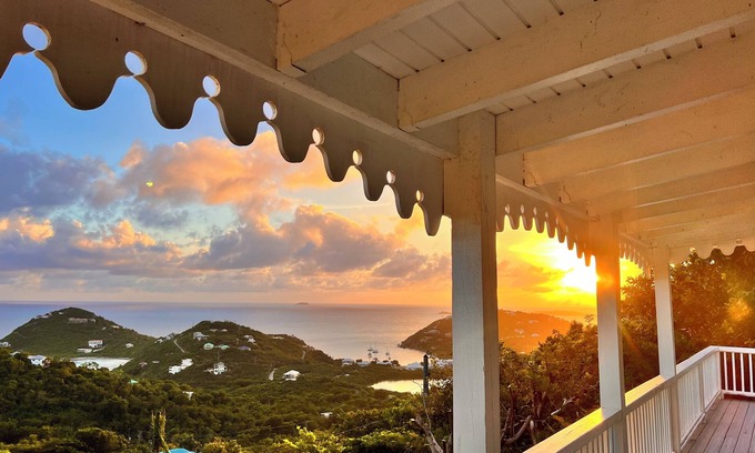 Monte Villa | Incredible Ocean views at Villa Catalina. Full Generator!