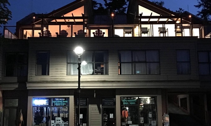 Campbell River Condo | Incredible Views, Day and Harbour lit Nights