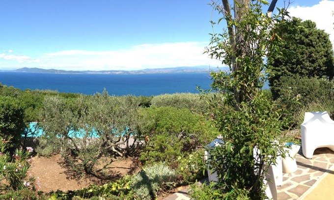 Monte Argentario Villa | Independent villa with sea view 180 degrees from Ansedonia on the Island of Elba