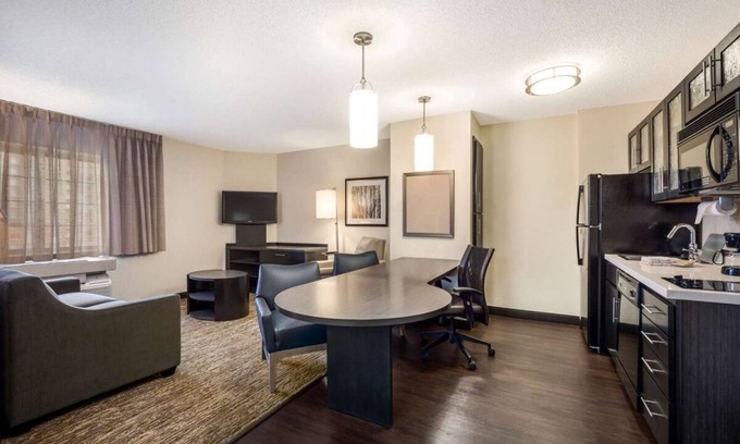 Far North Dallas Apartment | Indulge in Home-Like Comfort! Pet-Friendly, Near Museum of Biblical Art