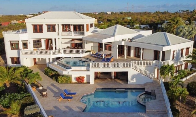 West End Village Villa | Infinity at Sheriva Villas/Ocean-view with 2 pools, 2 Jacuzzis/5-Star Servicenn