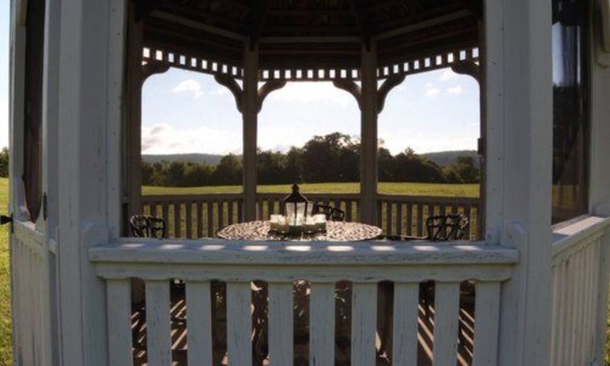 Quechee House | Inn at Clearwater Pond (Quechee)