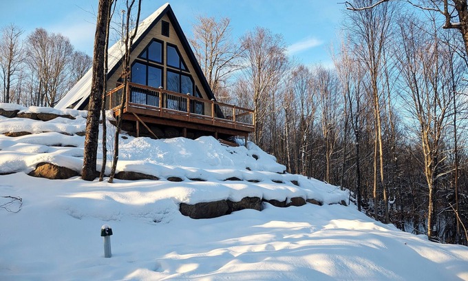 Lac-Superieur Ski Chalet | Intimate A-Frame Chalet In The Mountains In Lac-Superieur Near Mont-Tremblant