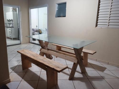 Aracatuba House | Iporã casa simples Ar-cond, wi-fi, smartv, máquina de lavar 6 pessoas, equipado com churrasqueira, garagem para 4 carros sendo 2 coberta, Hop Independente